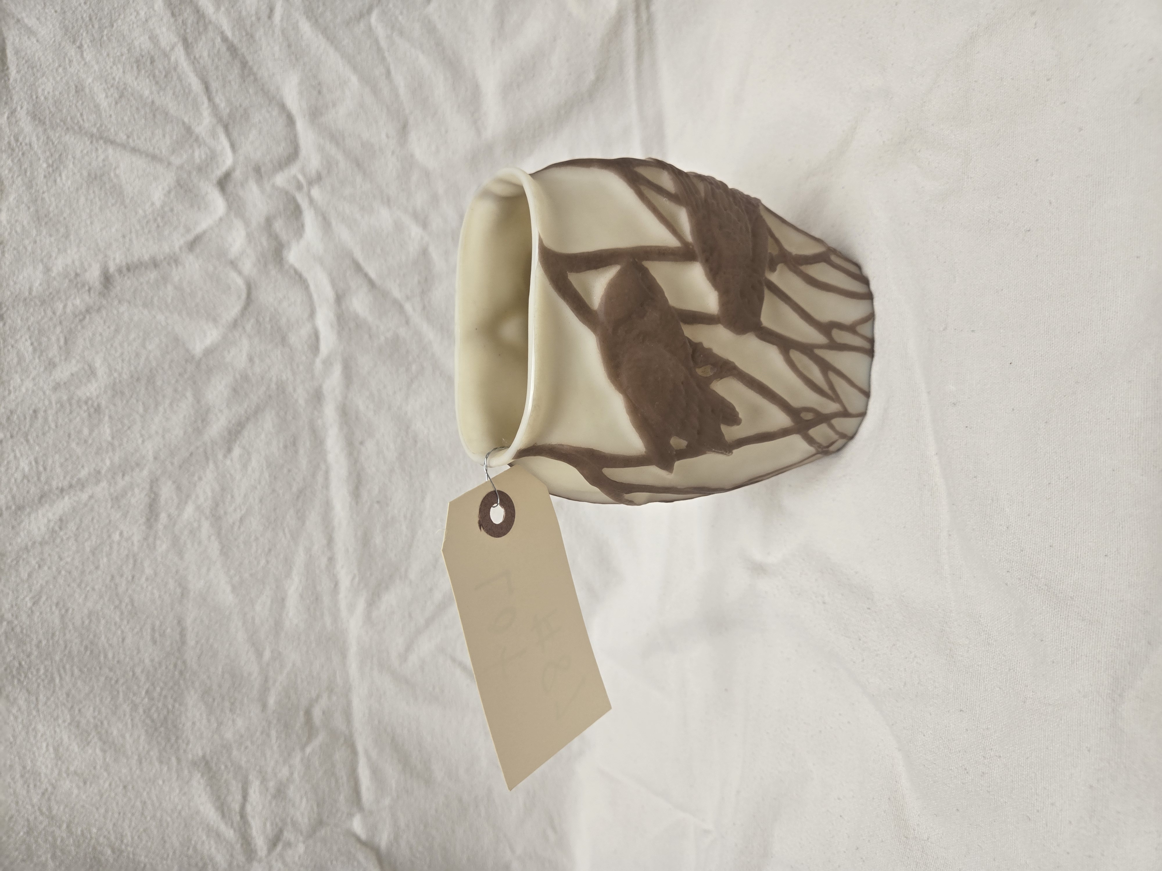 Catalog photograph: lot 87, Wading-bird art-glass vase